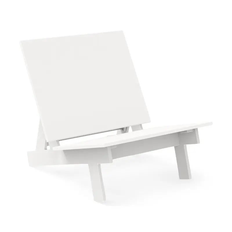 Taavi Outdoor Lounge Chair in Recycled Plastic