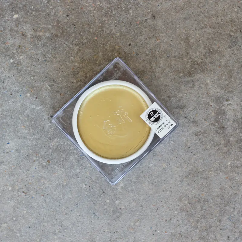 Sumi-e Watercolor in Porcelain Dish - Pale Gold