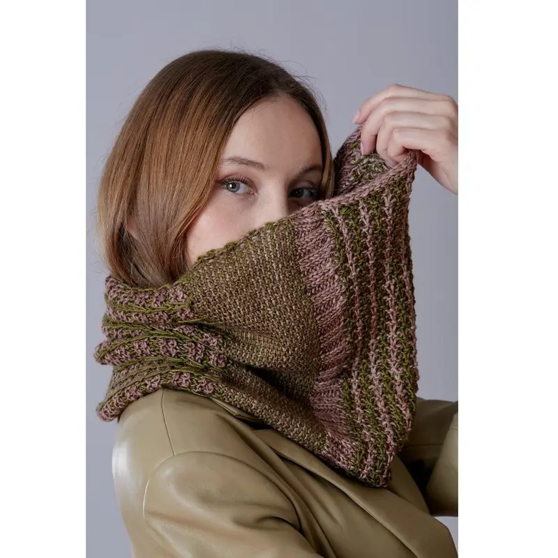 Cheyrek Cowl Pattern | Harvest DK & Monokrom DK Yarn