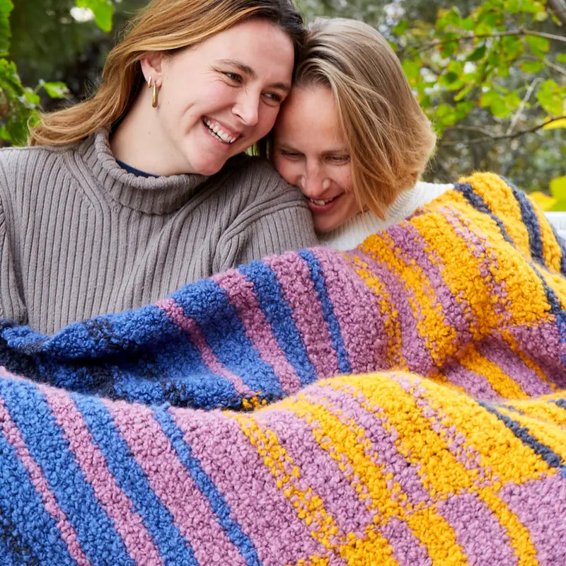 Accoloration Blanket Kit  Reversible Gradient Throw with Lanalpaca Yarn