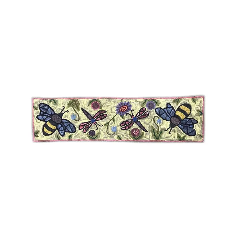 Rug Hooking Kit - Bee Table Runner